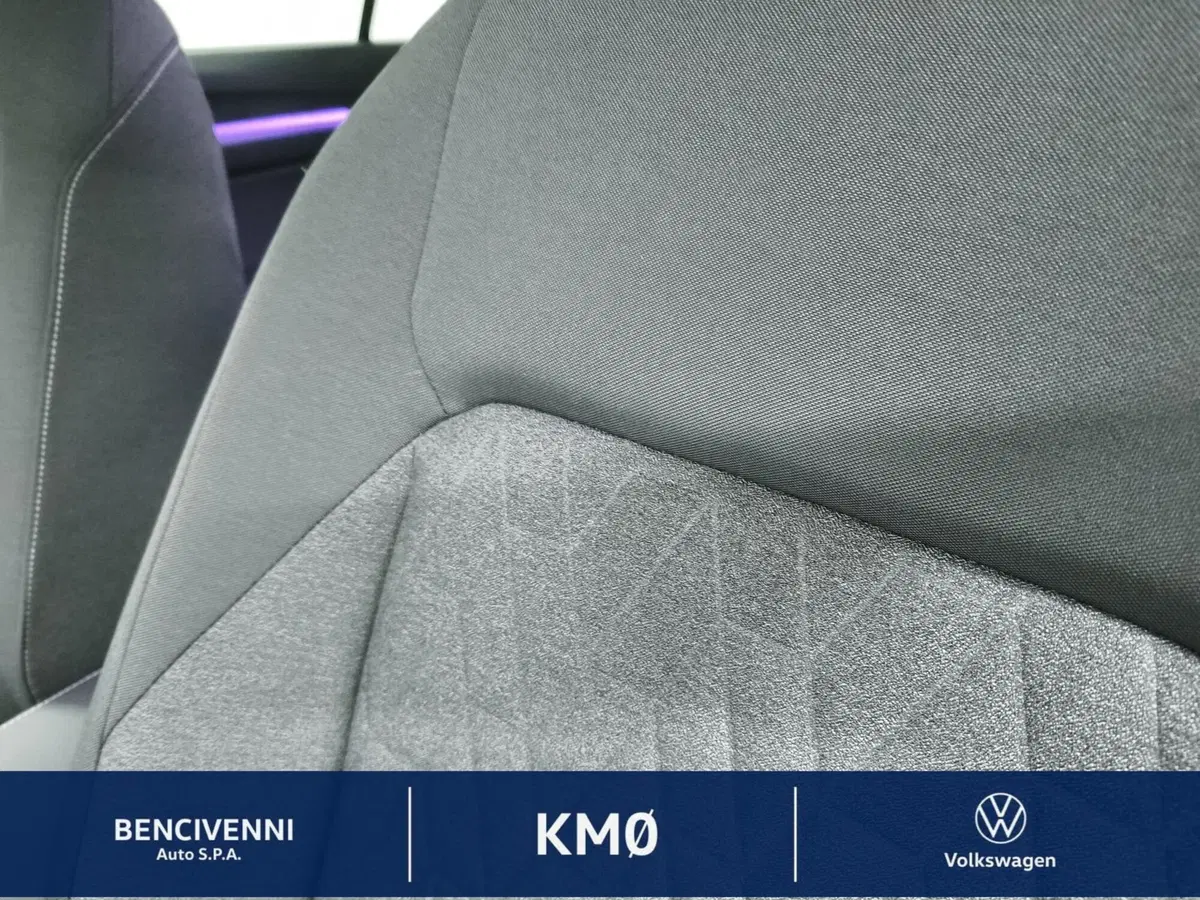 Volkswagen Golf nuova a Catanzaro (18)