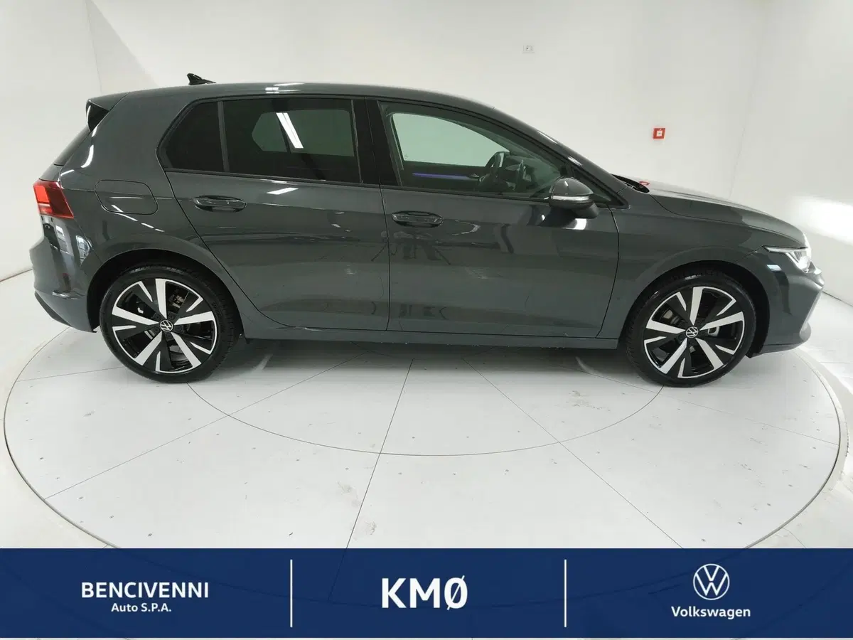 Volkswagen Golf nuova a Catanzaro (6)