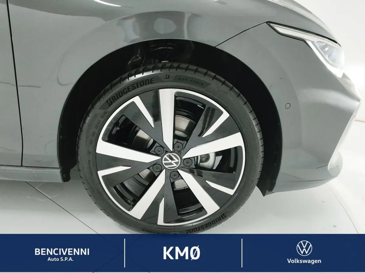 Volkswagen Golf nuova a Catanzaro (7)
