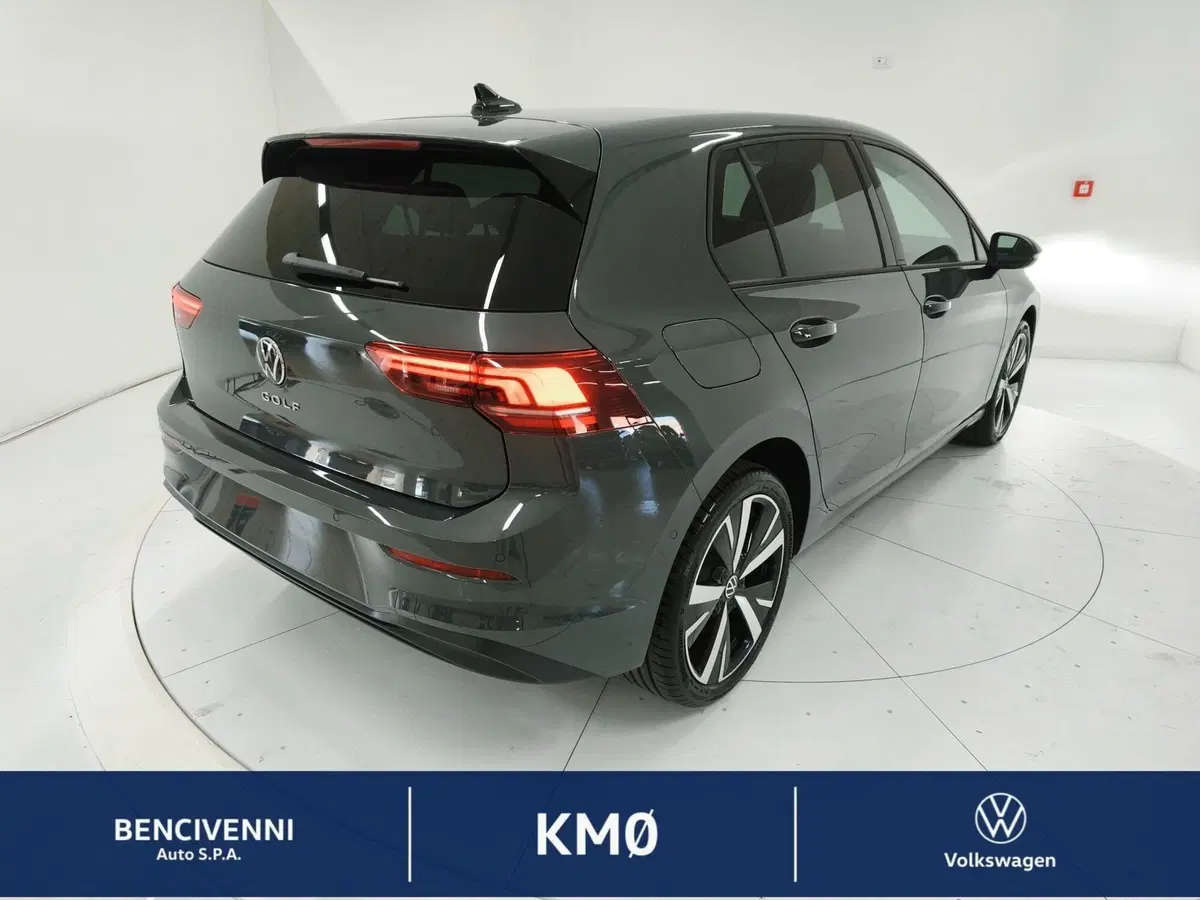 Volkswagen Golf nuova a Catanzaro (8)