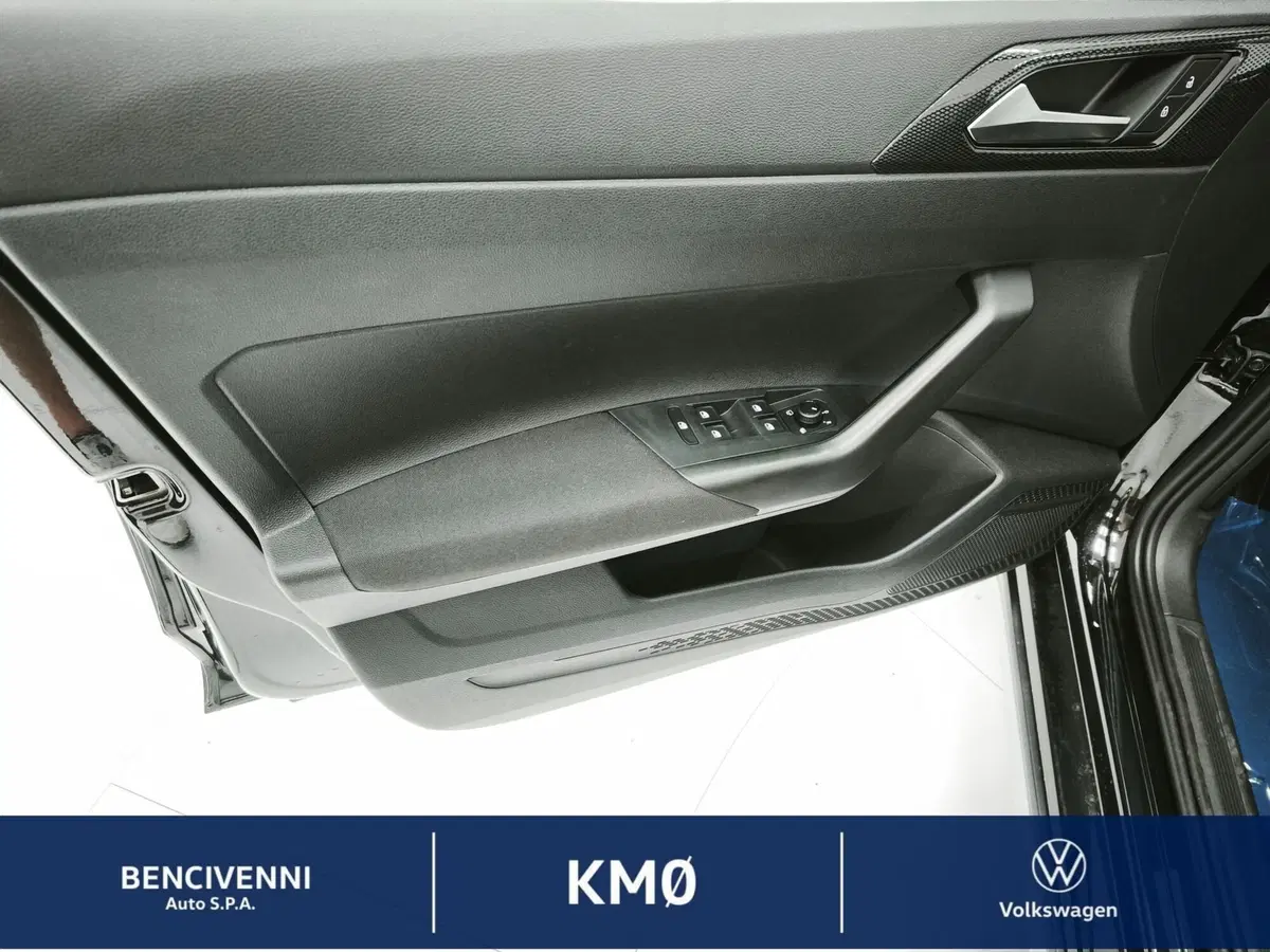 Volkswagen Taigo nuova a Catanzaro (16)