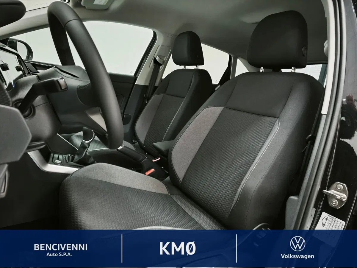 Volkswagen Taigo nuova a Catanzaro (18)
