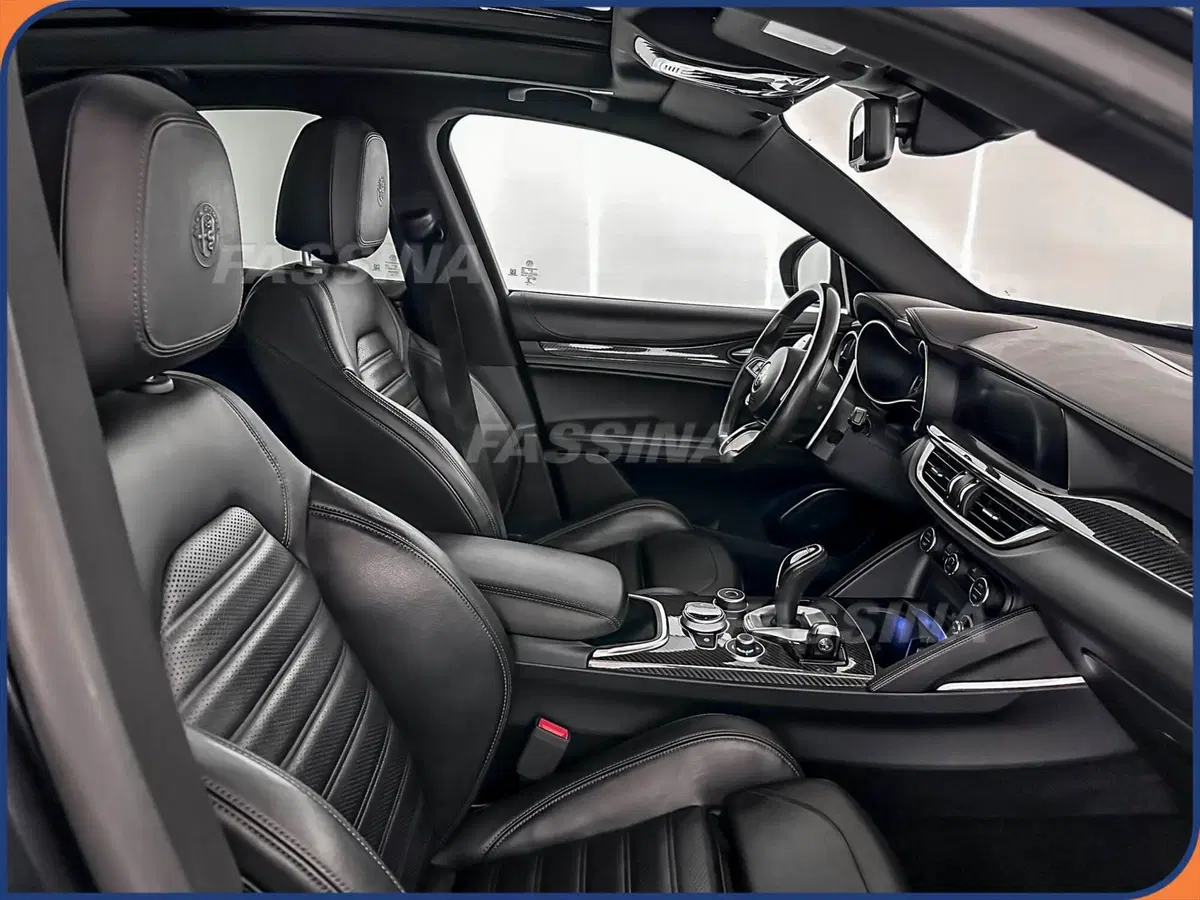 Alfa Romeo Stelvio usata a Milano (14)