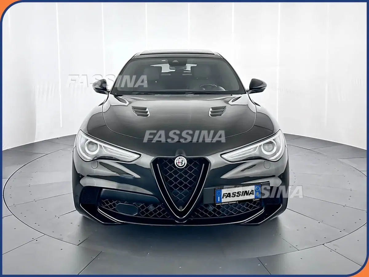 Alfa Romeo Stelvio usata a Milano (2)