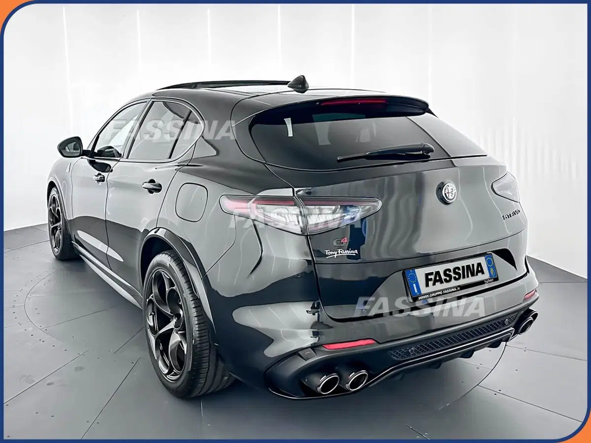 Alfa Romeo Stelvio usata a Milano (4)