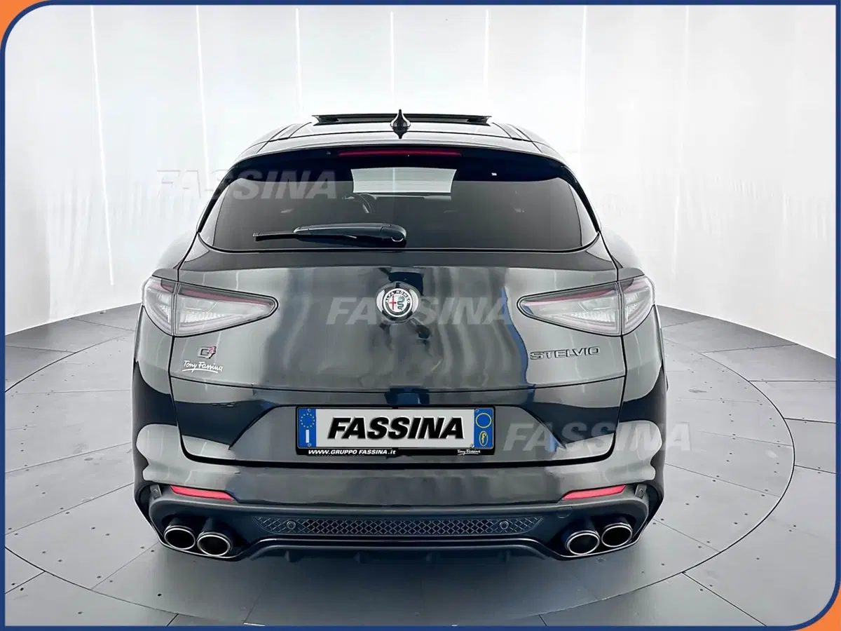Alfa Romeo Stelvio usata a Milano (5)