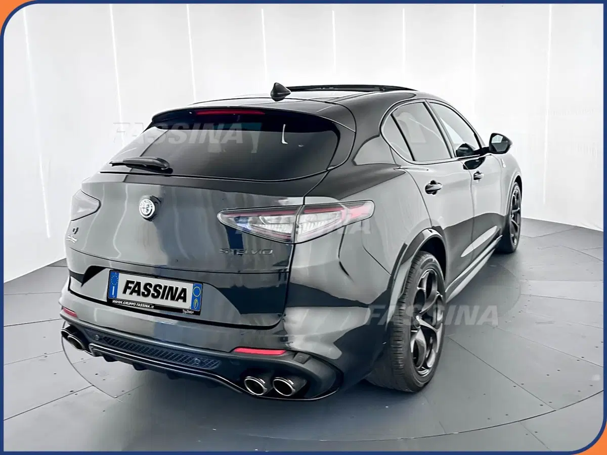 Alfa Romeo Stelvio usata a Milano (6)