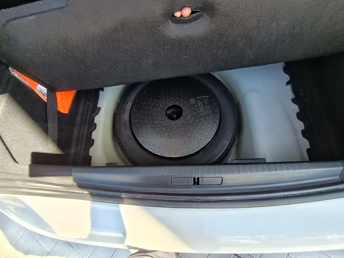 Peugeot 208 usata a Massa-Carrara (15)