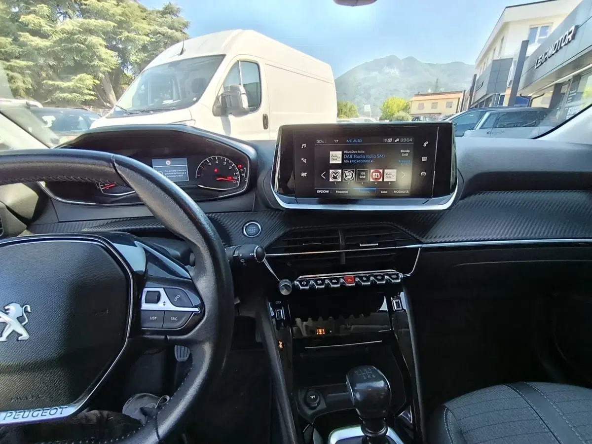Peugeot 208 usata a Massa-Carrara (6)