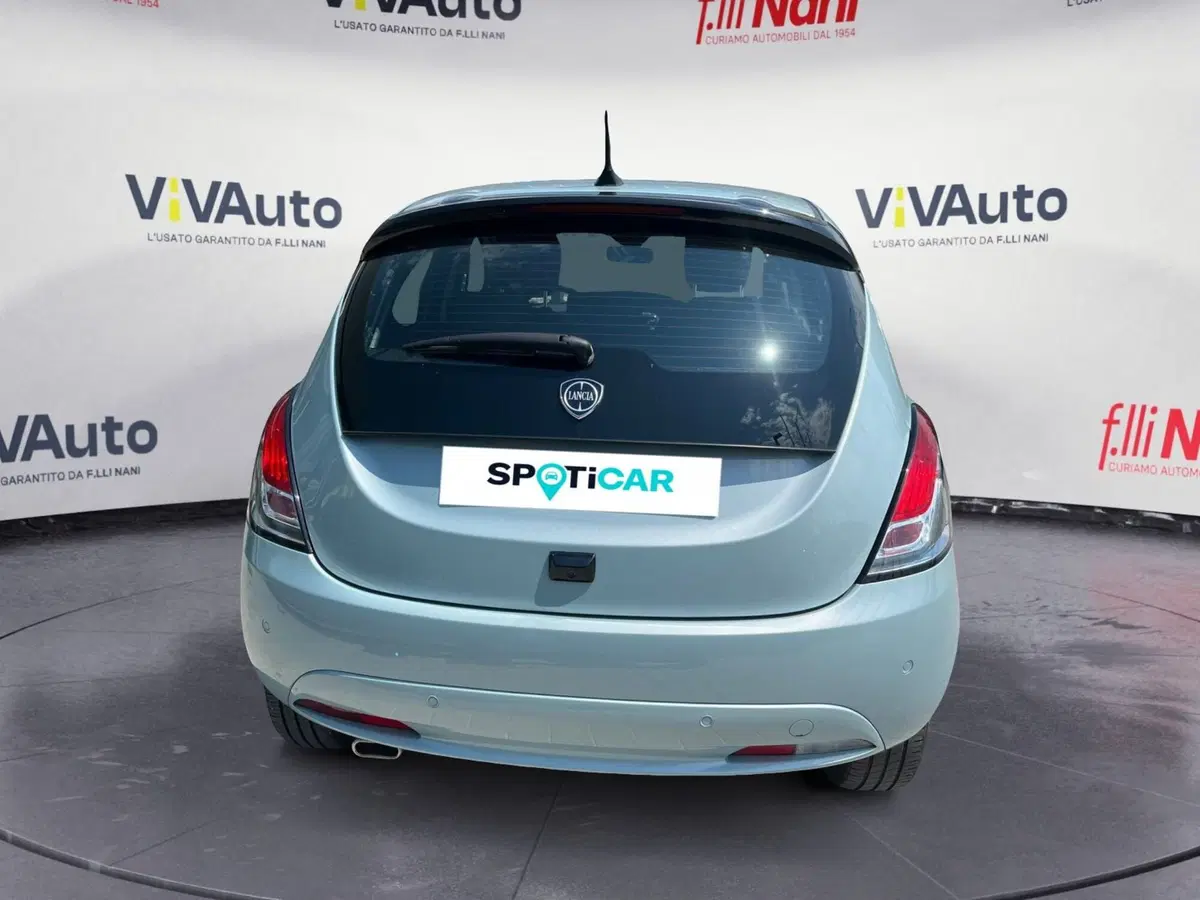 Lancia Ypsilon usata a Massa-Carrara (4)