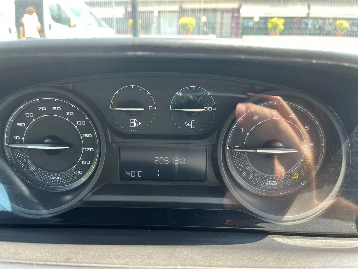 Lancia Ypsilon usata a Massa-Carrara (9)