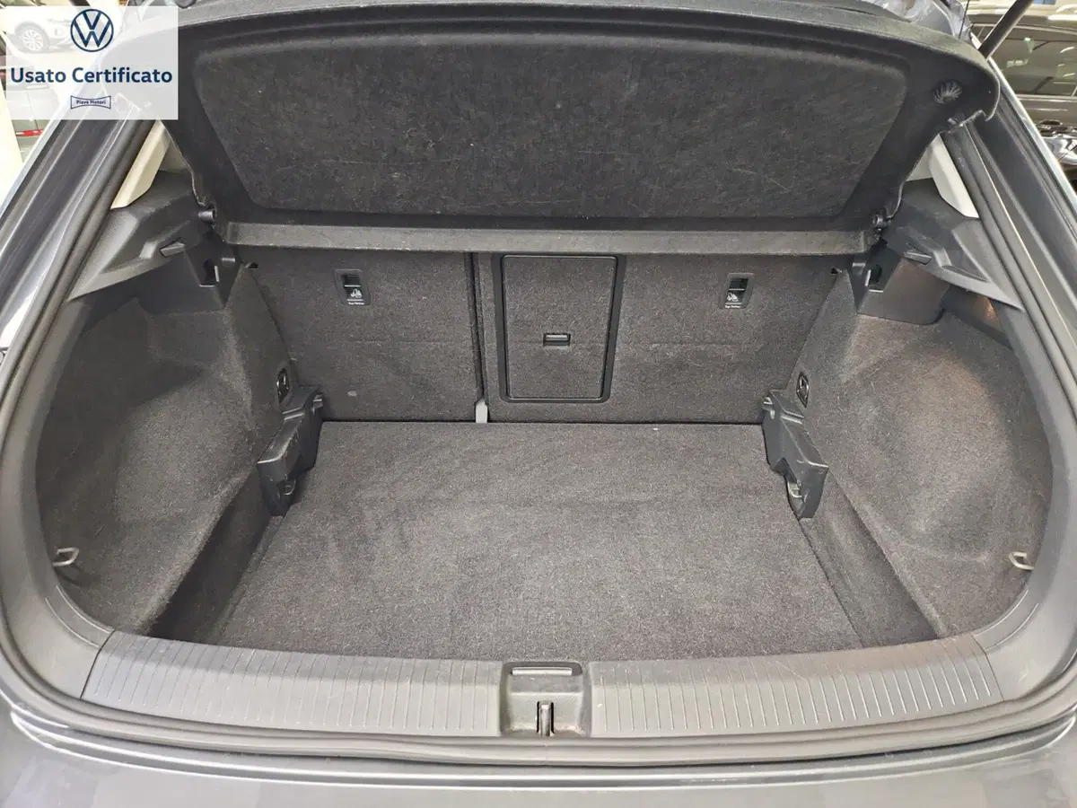 Volkswagen T-Roc usata a Genova (9)