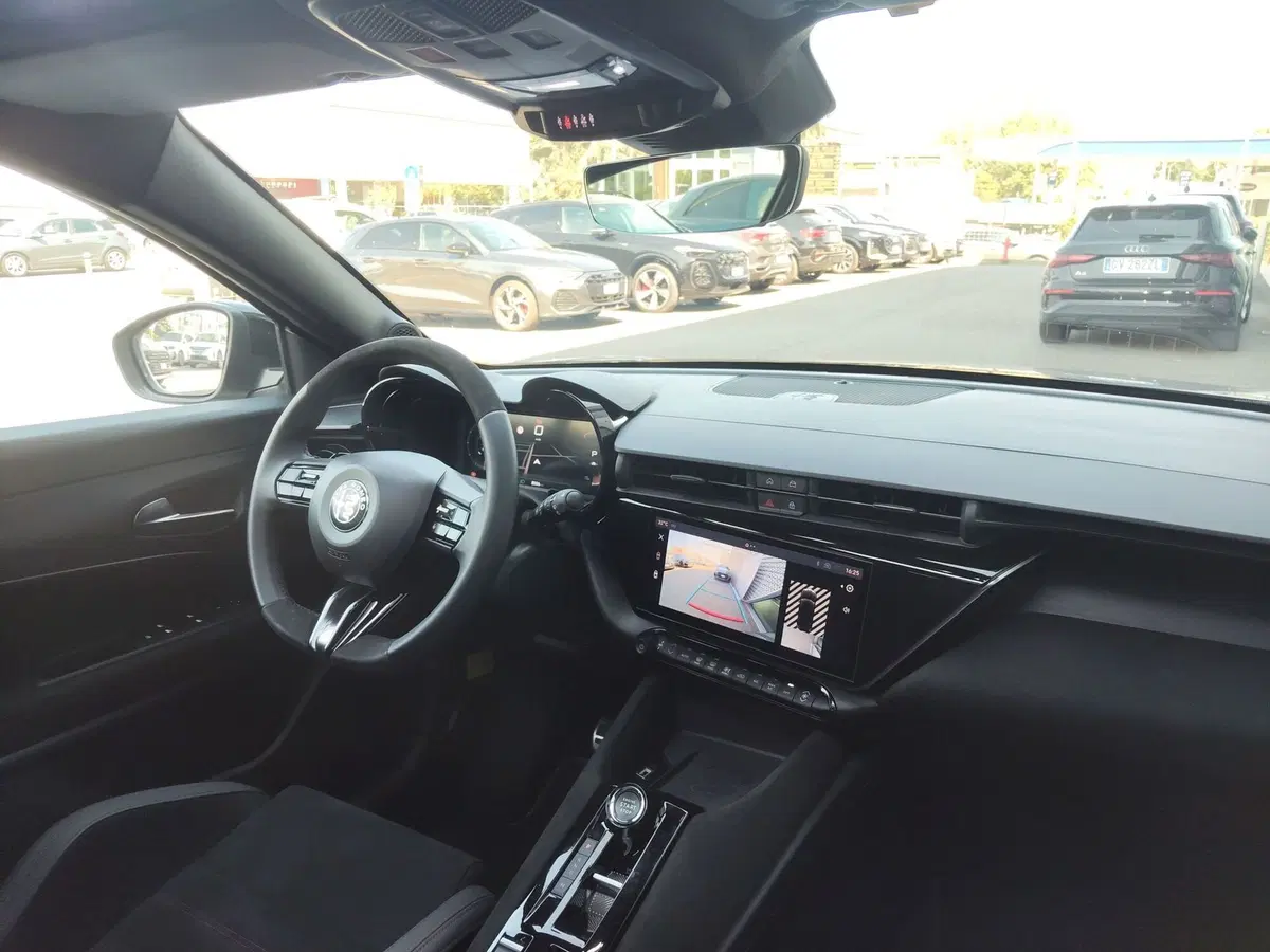 Alfa Romeo Junior usata a Modena (8)