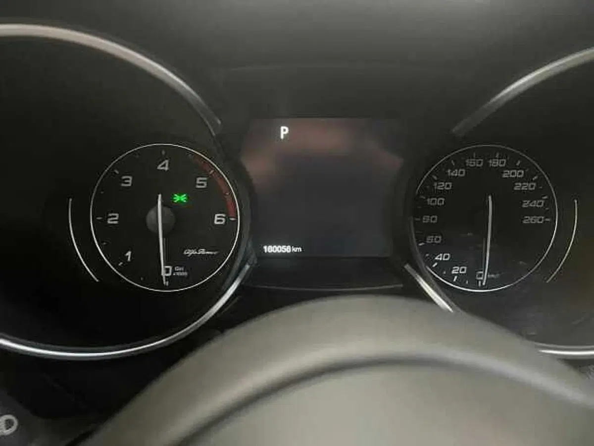 Alfa Romeo Stelvio usata a Caserta (12)