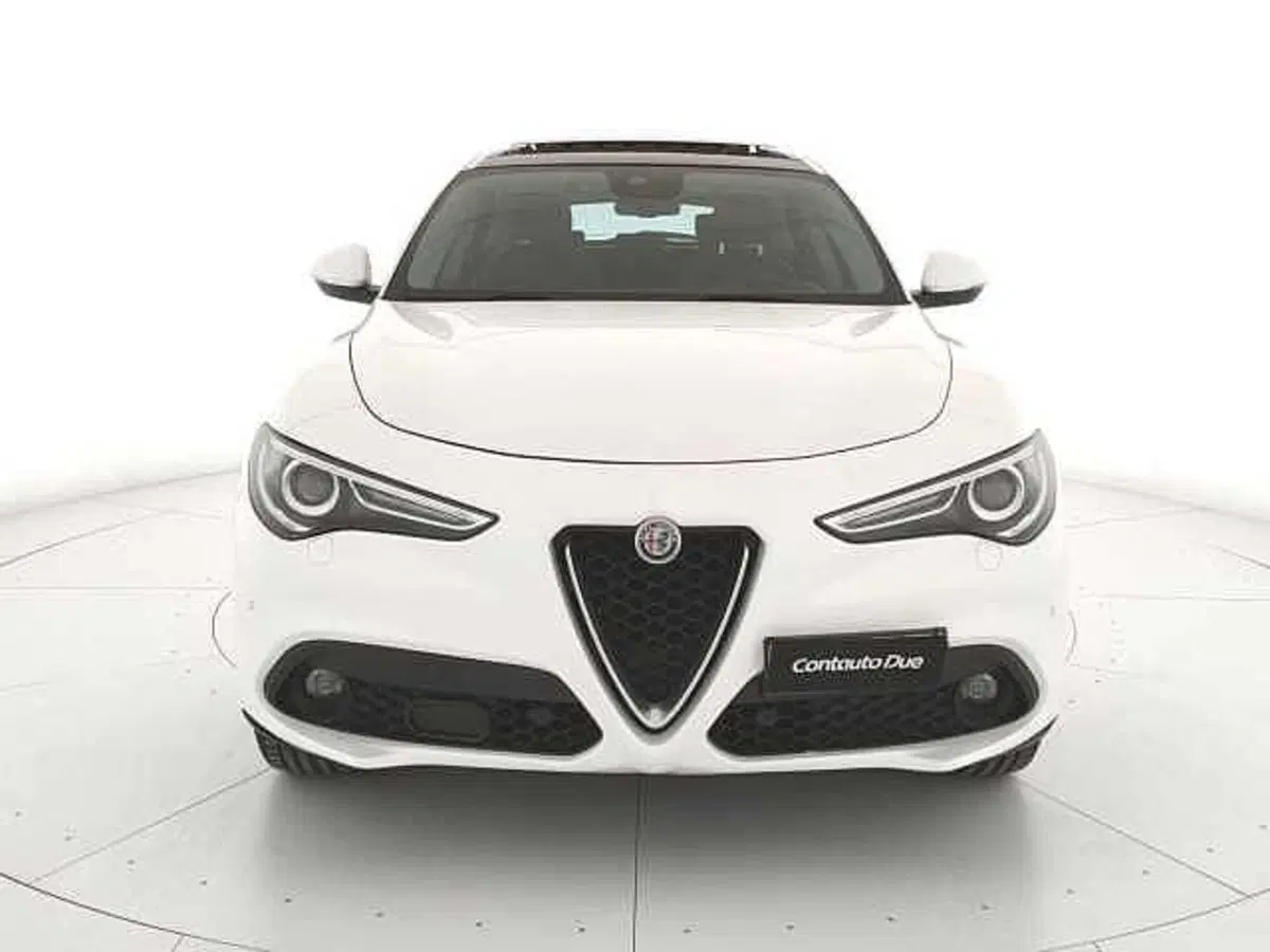 Alfa Romeo Stelvio usata a Caserta (2)