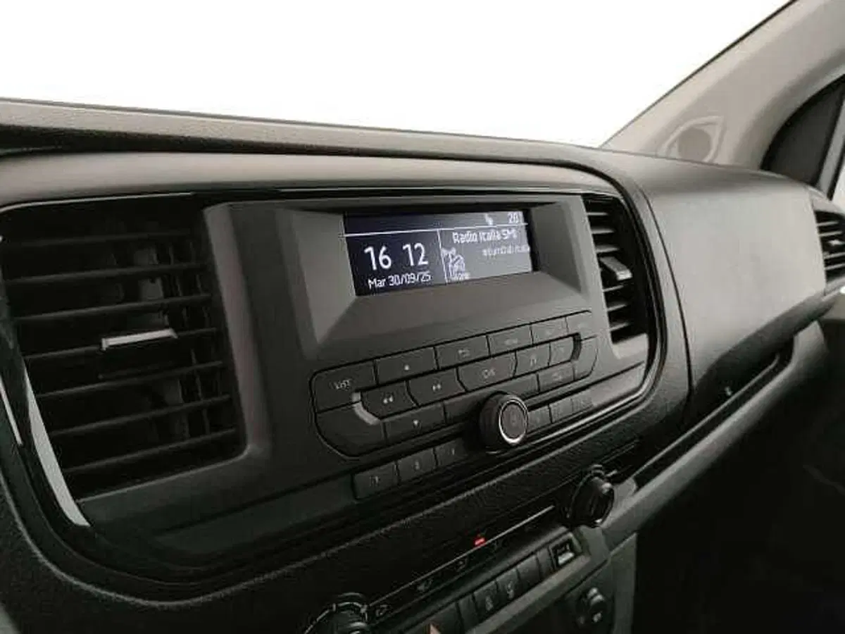 Peugeot e-Expert Furgone nuova a Caserta (16)