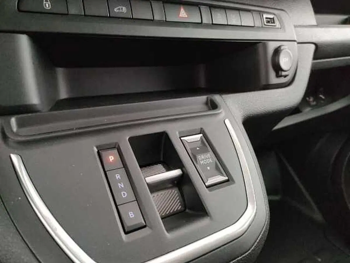 Peugeot e-Expert Furgone nuova a Caserta (19)