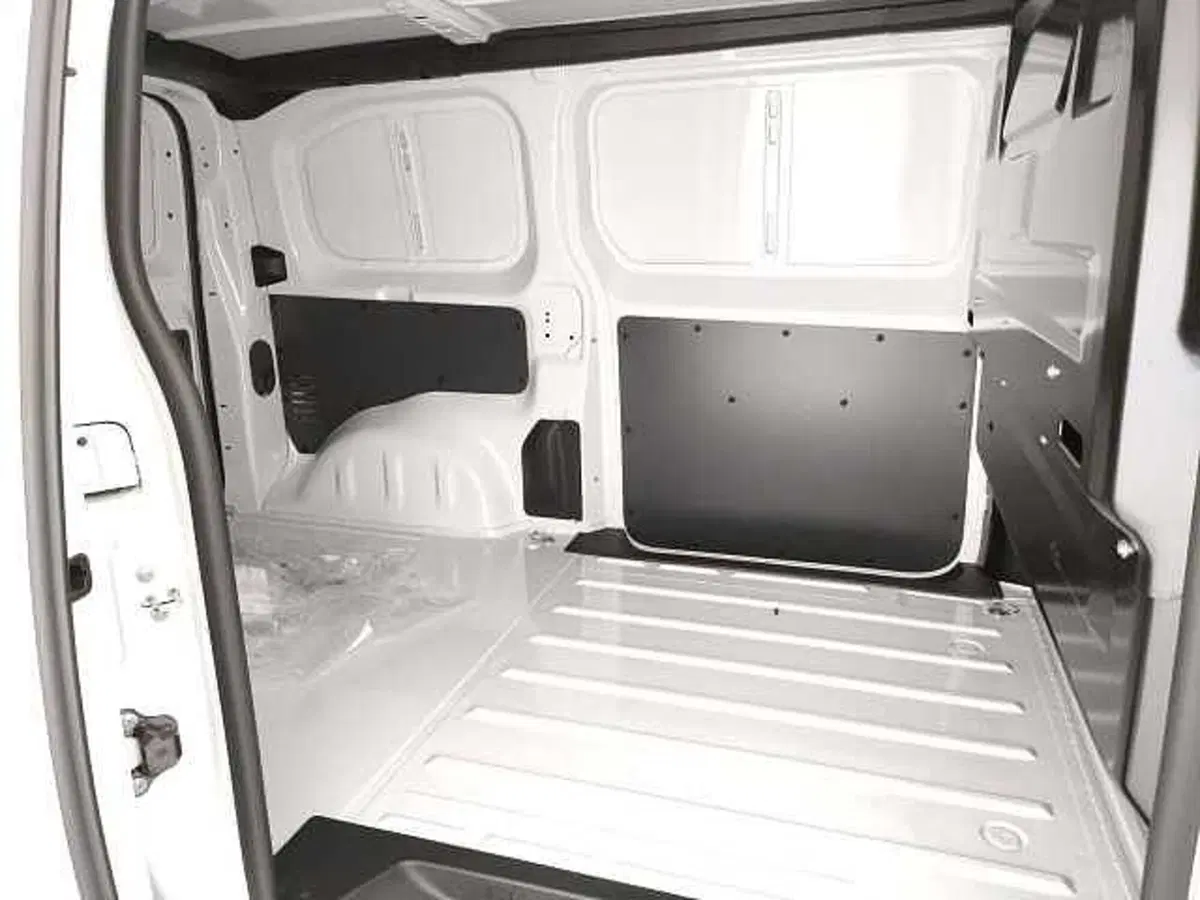 Peugeot e-Expert Furgone nuova a Caserta (8)