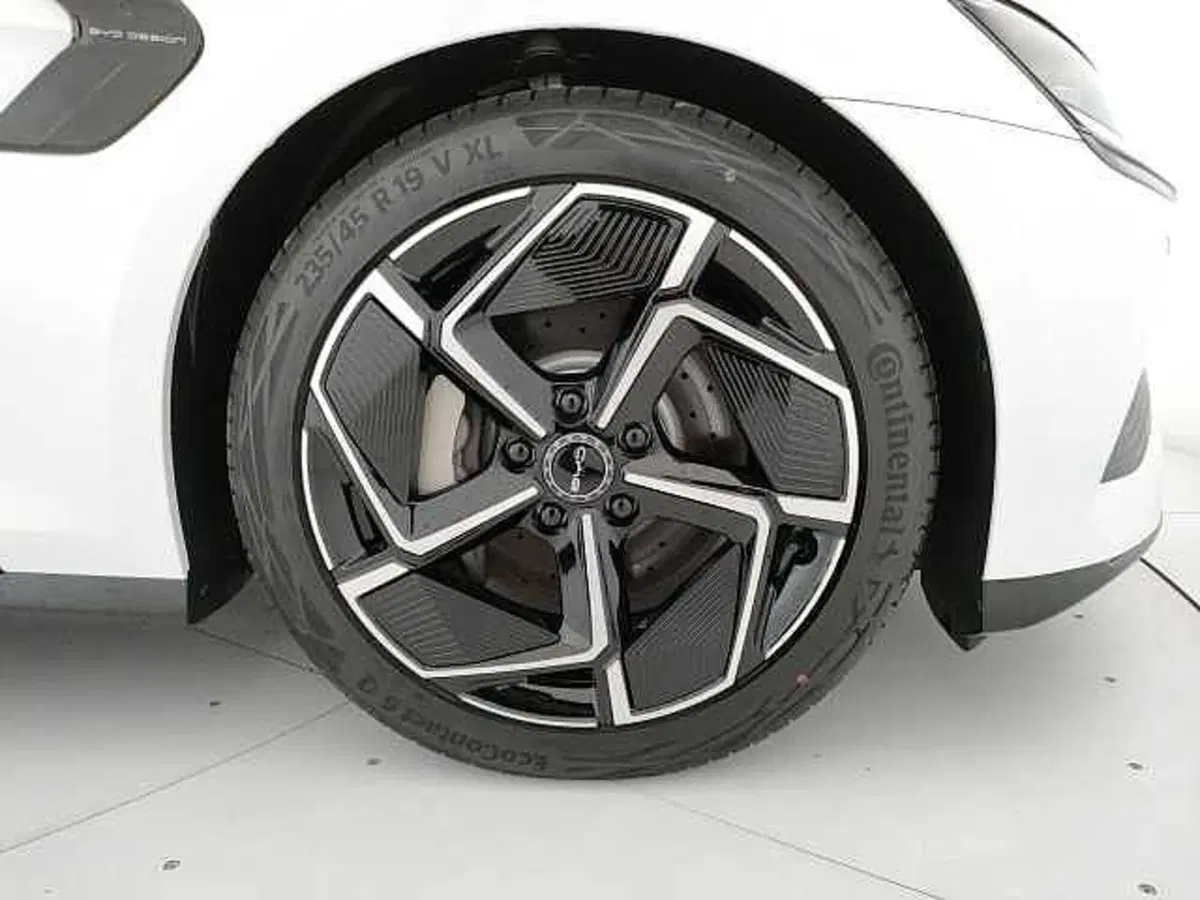 Byd Seal nuova a Caserta (15)