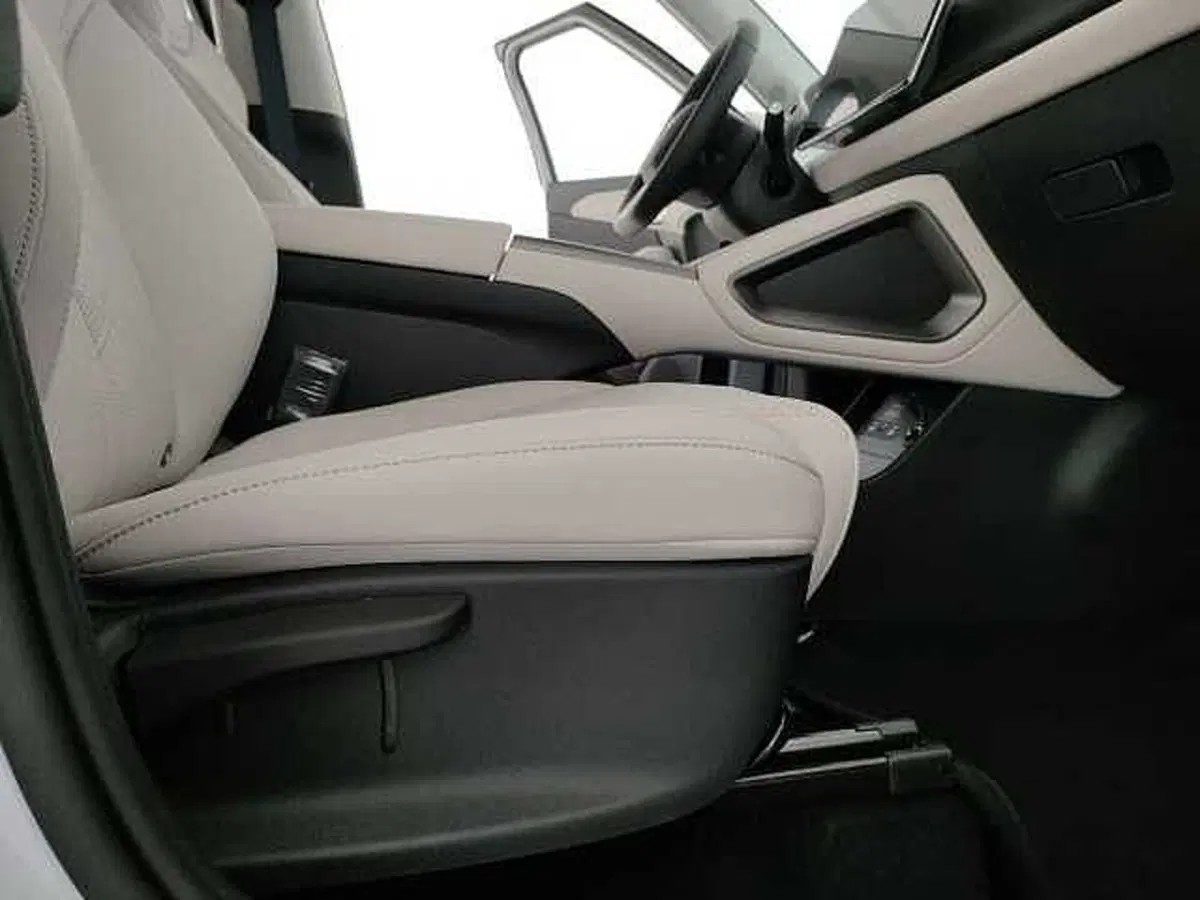Byd Atto 2 DM-i nuova a Caserta (14)
