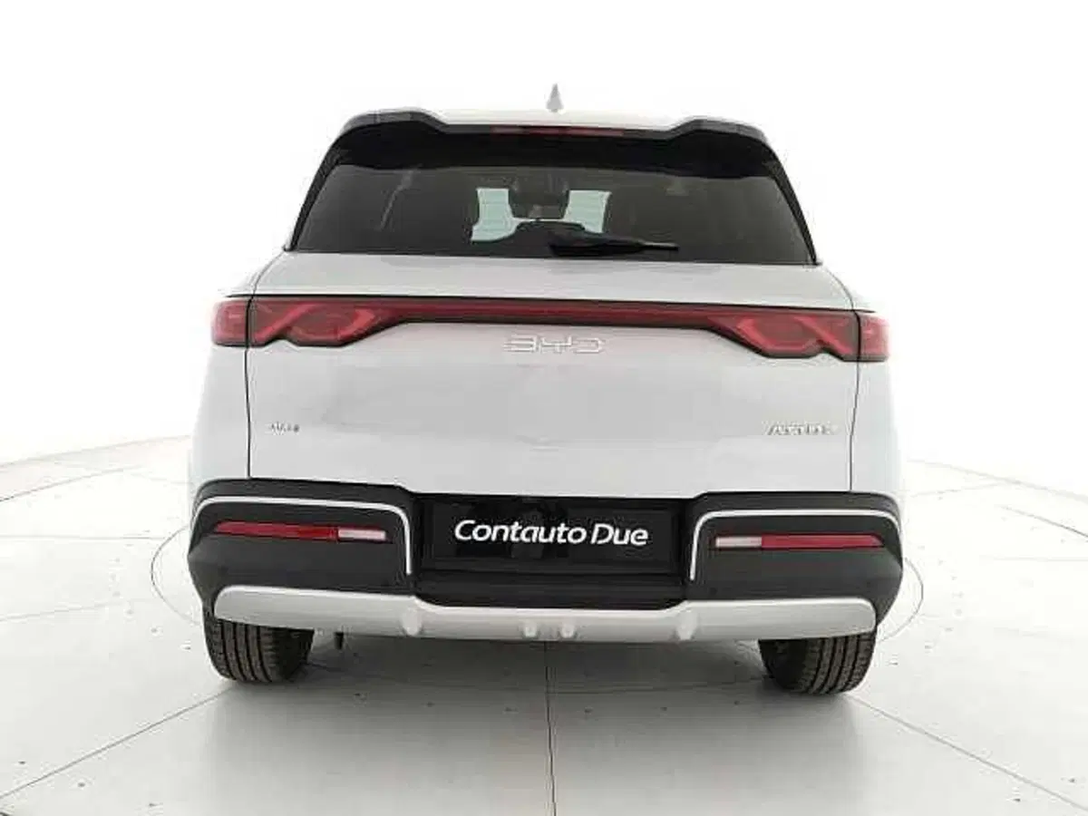 Byd Atto 2 DM-i nuova a Caserta (6)