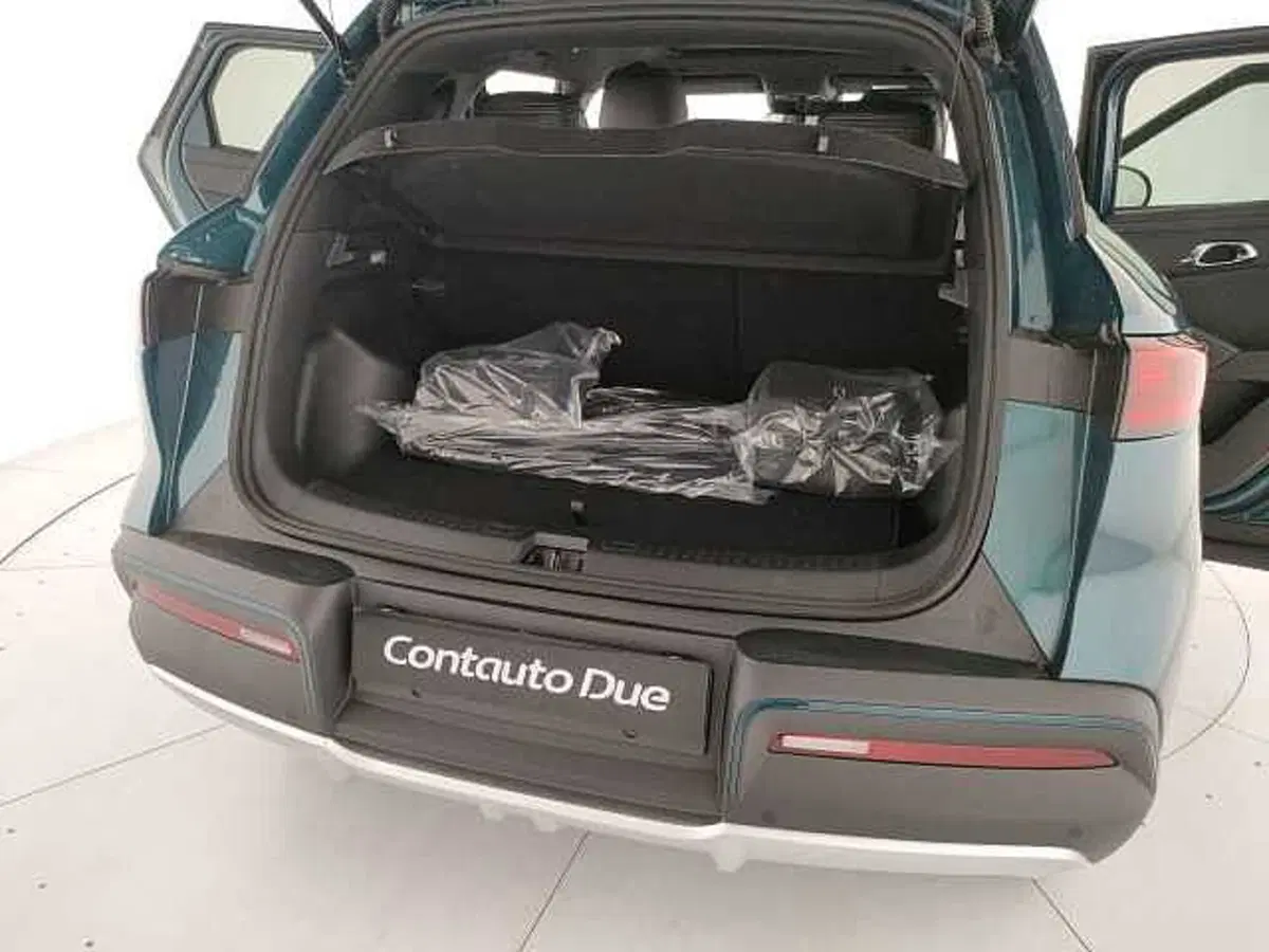 Byd Atto 2 DM-i nuova a Caserta (8)