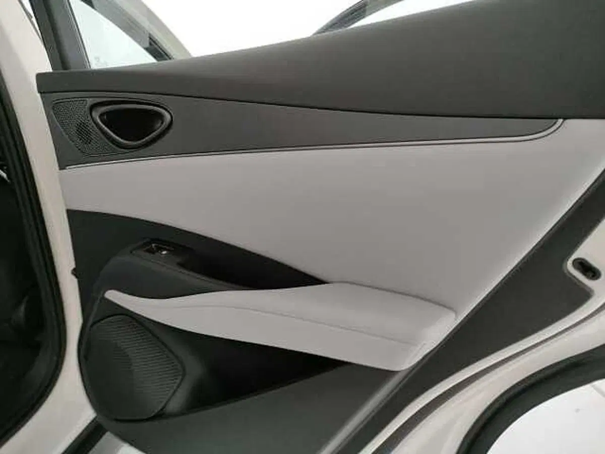 Byd Seal 6 DM-i Station Wagon nuova a Caserta (16)