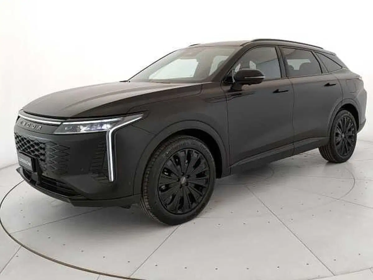 Omoda Omoda 9 SHS-P nuova a Caserta