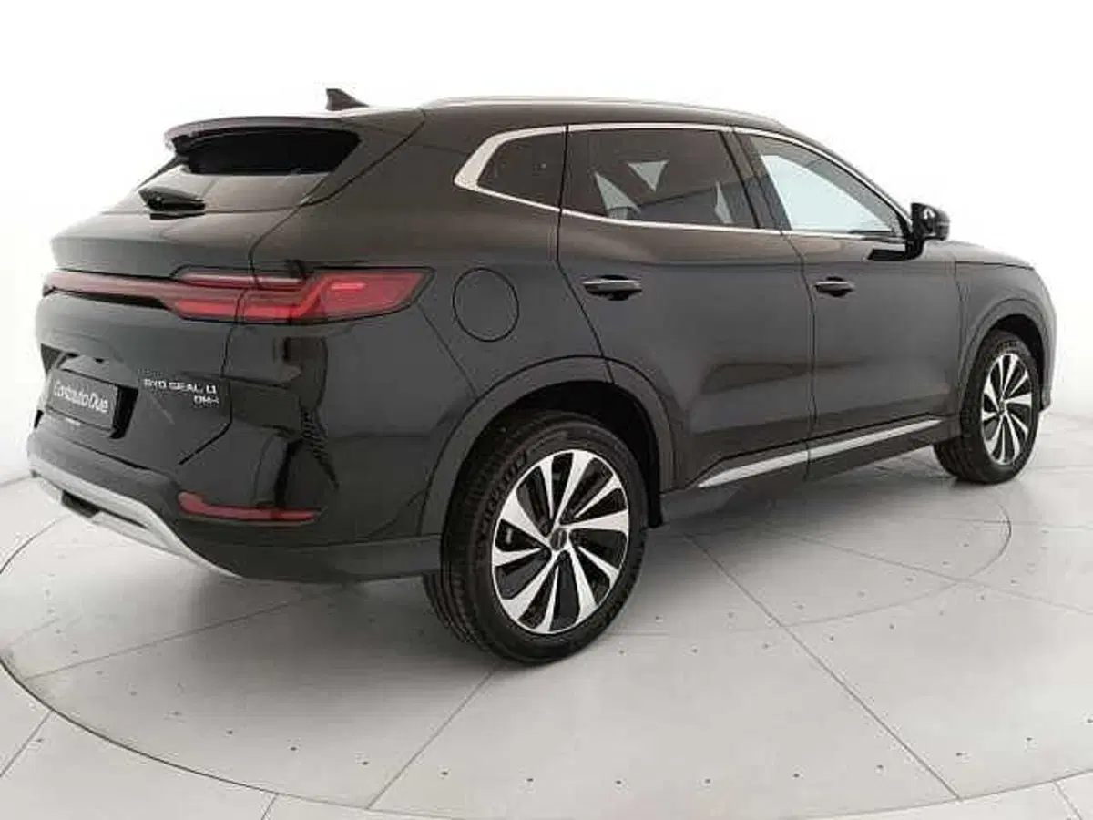 Byd Seal U DM-i usata a Caserta (5)