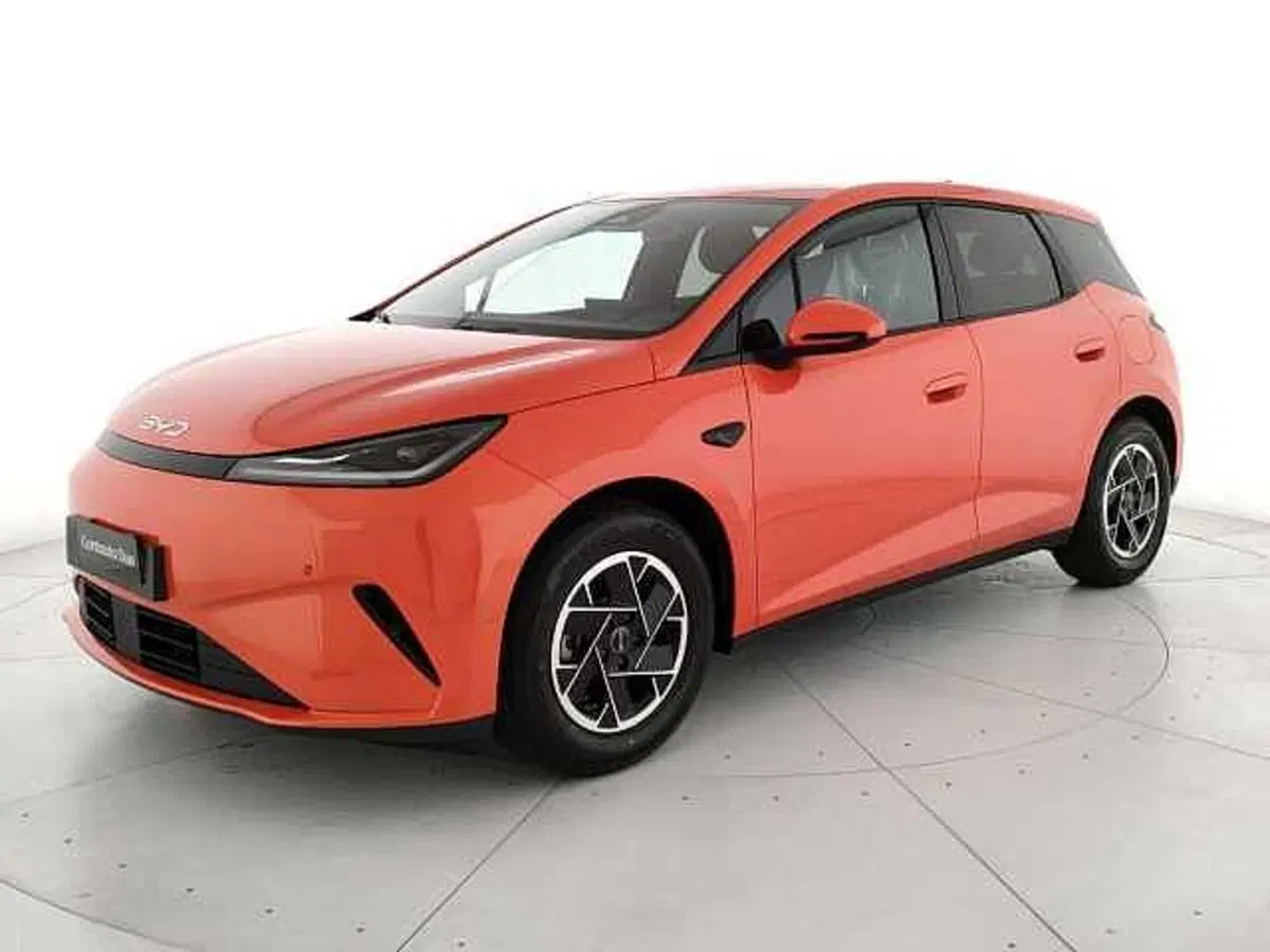 Byd Dolphin G DM-i nuova a Caserta