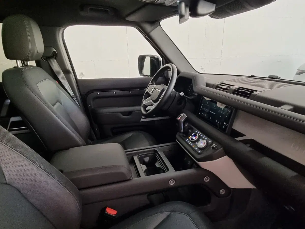 Land Rover Defender usata a Brescia (3)