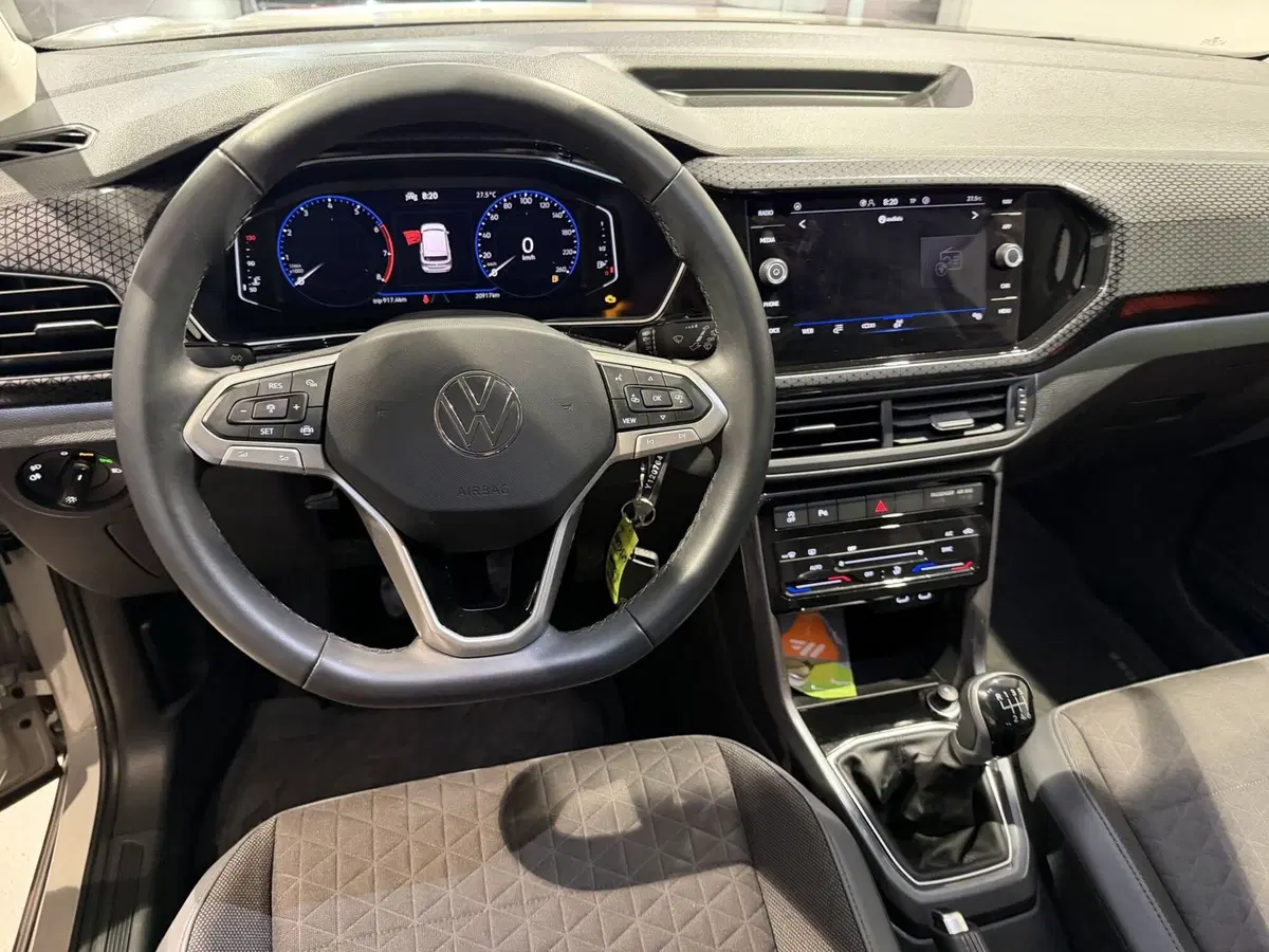 Volkswagen T-Cross usata a Genova (11)