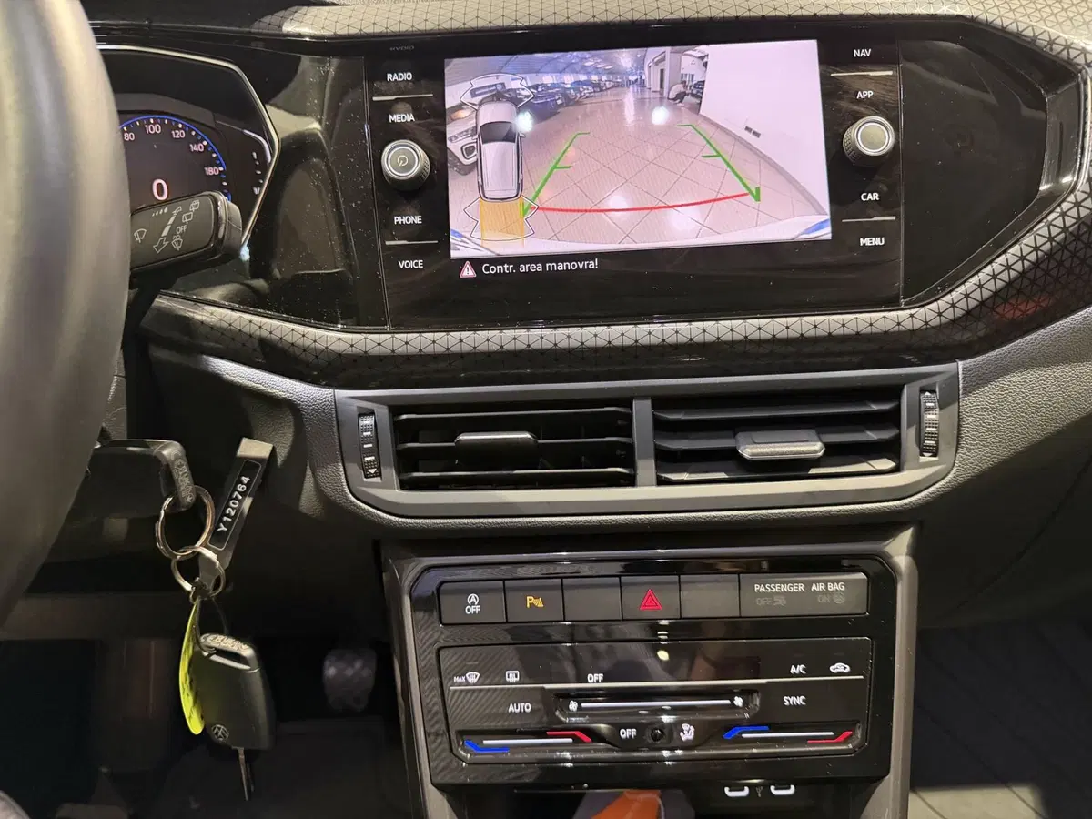 Volkswagen T-Cross usata a Genova (13)