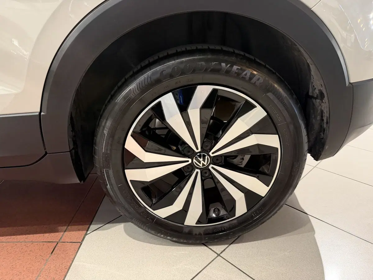 Volkswagen T-Cross usata a Genova (14)