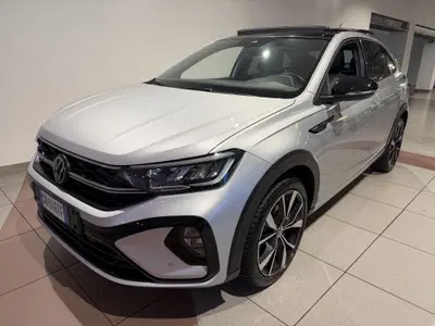 Volkswagen Taigo 1.0 TSI 110 CV DSG R-Line del 2023 usata a Genova