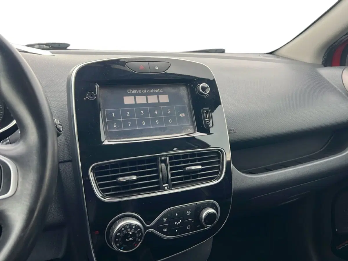 Renault Clio Sporter usata a Roma (14)