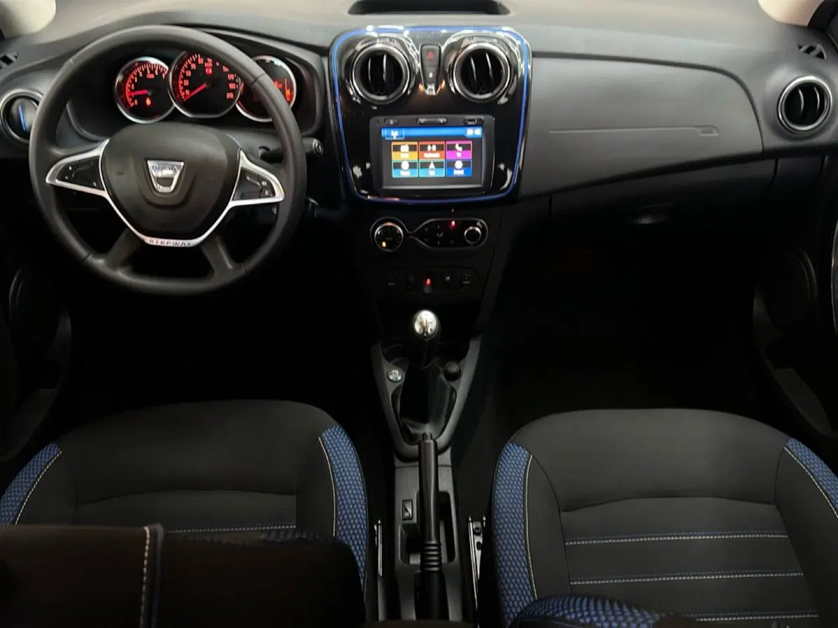 Dacia Sandero usata a Roma (11)