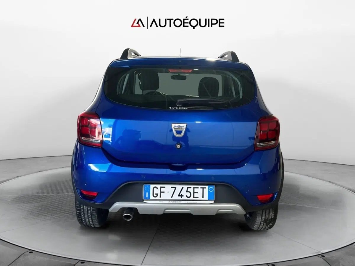 Dacia Sandero usata a Roma (4)