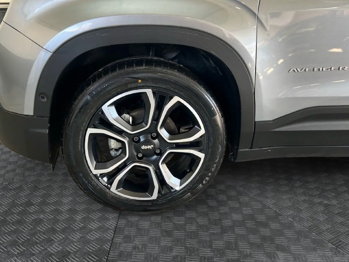 Jeep Avenger usata a Roma (9)