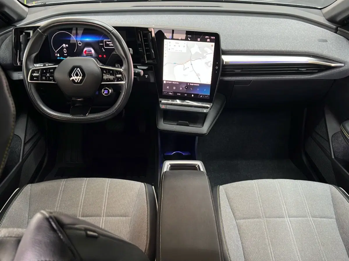 Renault Megane E-Tech Electric usata a Roma (11)