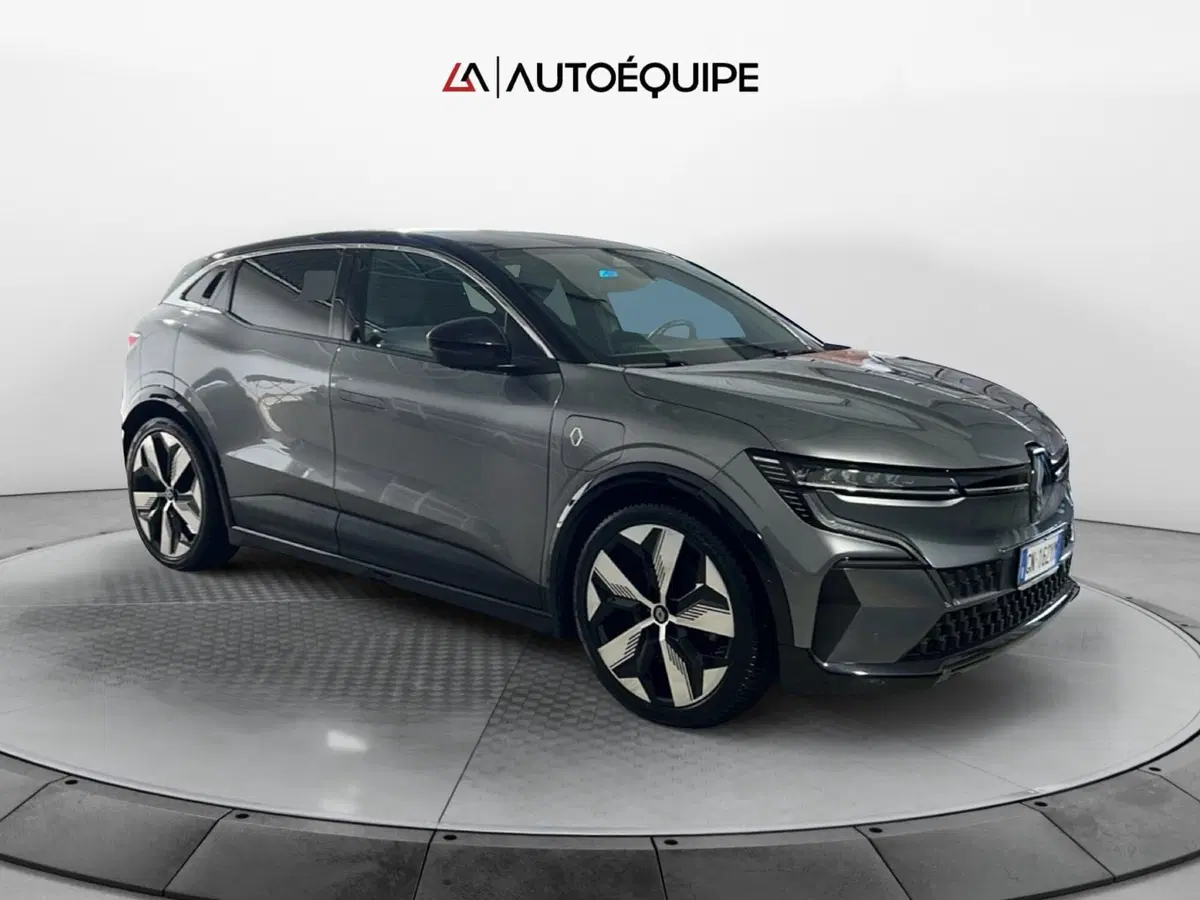 Renault Megane E-Tech Electric usata a Roma (7)