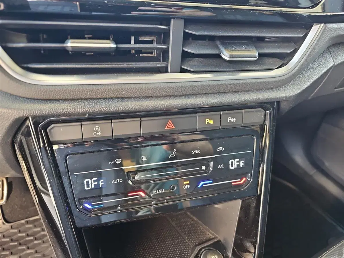 Volkswagen T-Roc usata a Lecco (14)