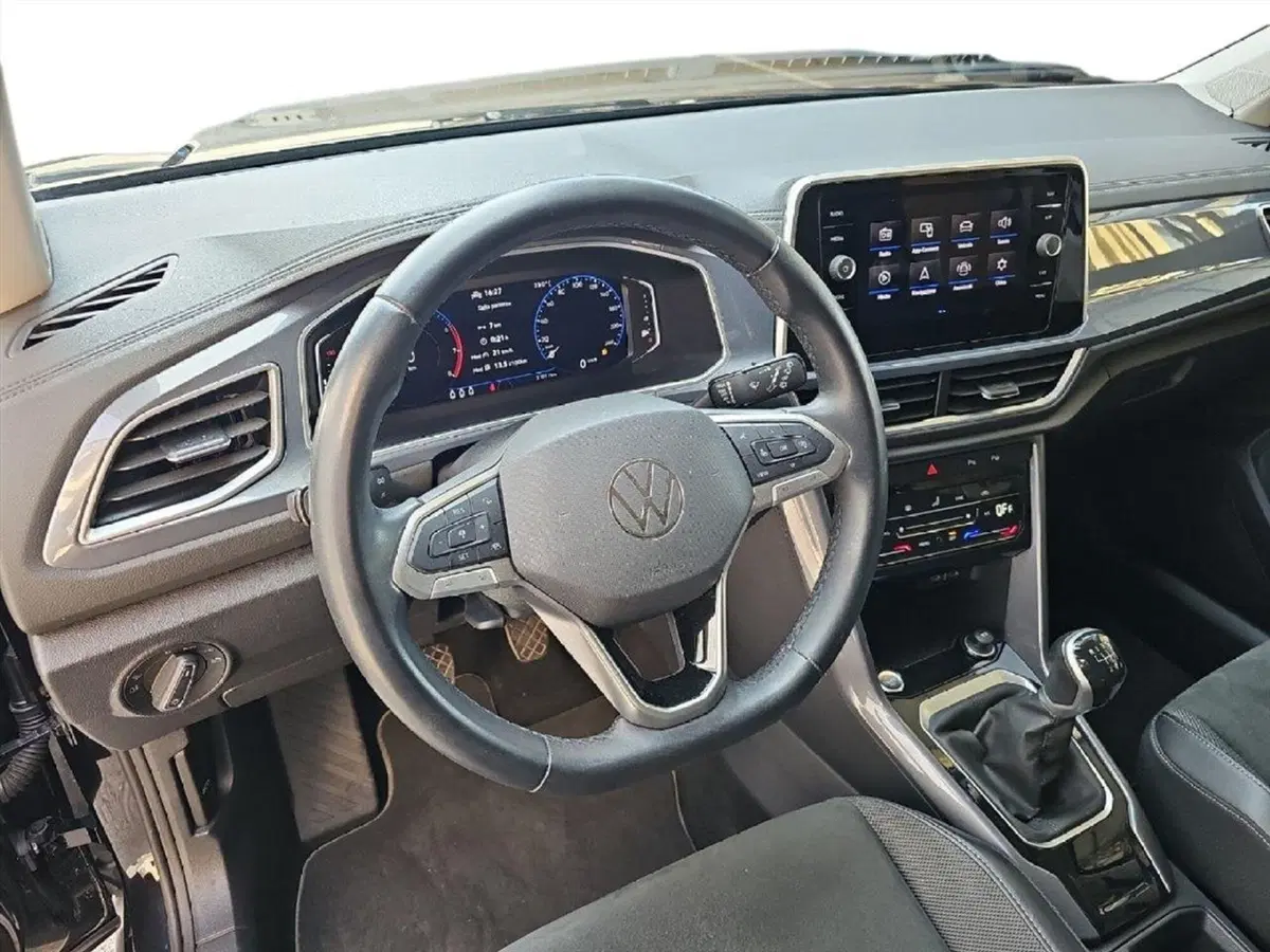 Volkswagen T-Roc usata a Lecco (12)