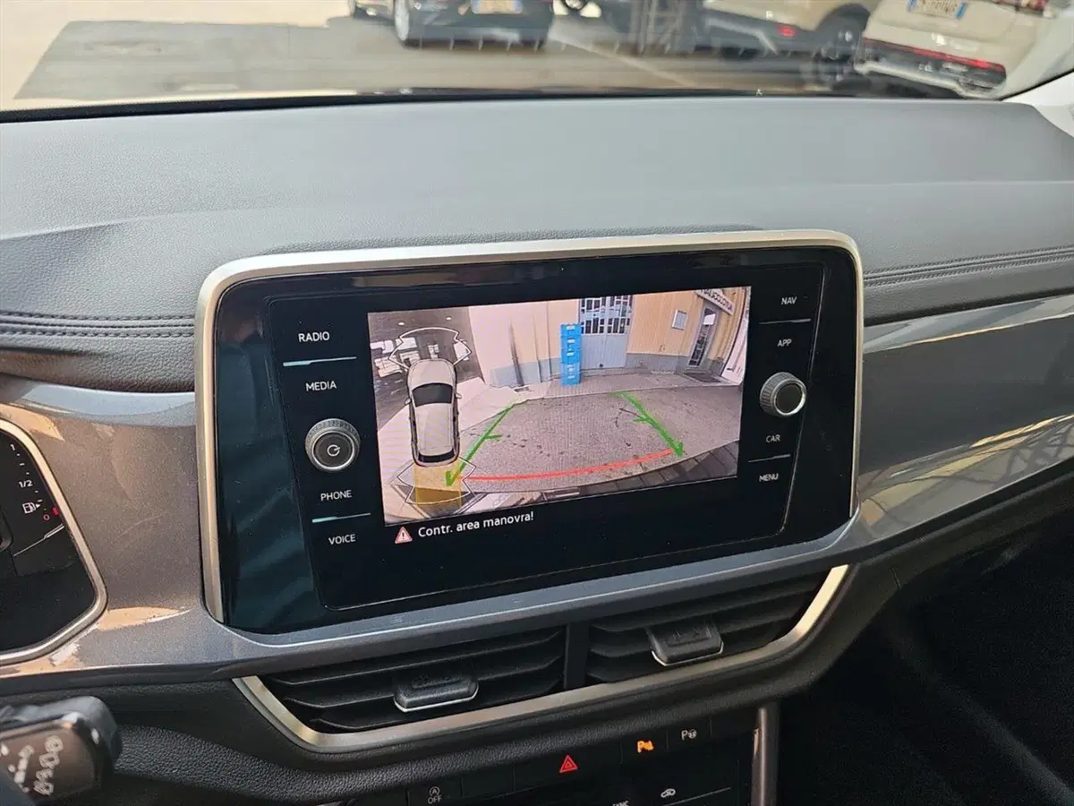 Volkswagen T-Roc usata a Lecco (16)