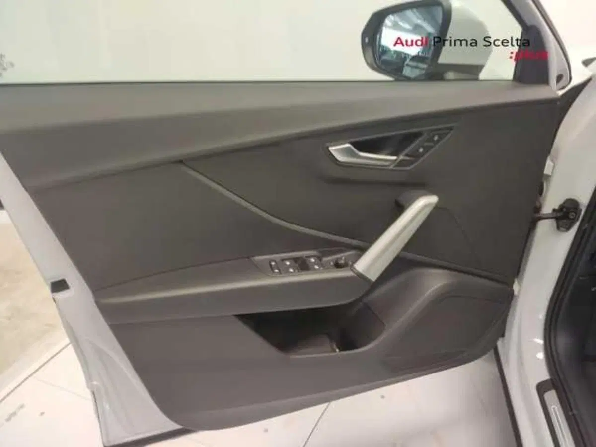 Audi Q2 nuova a Avellino (16)