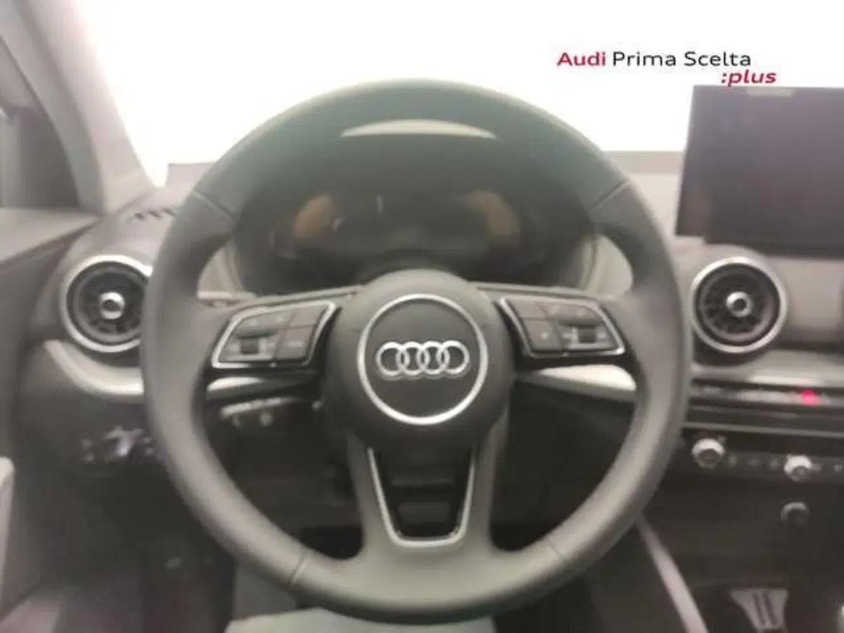 Audi Q2 nuova a Avellino (20)