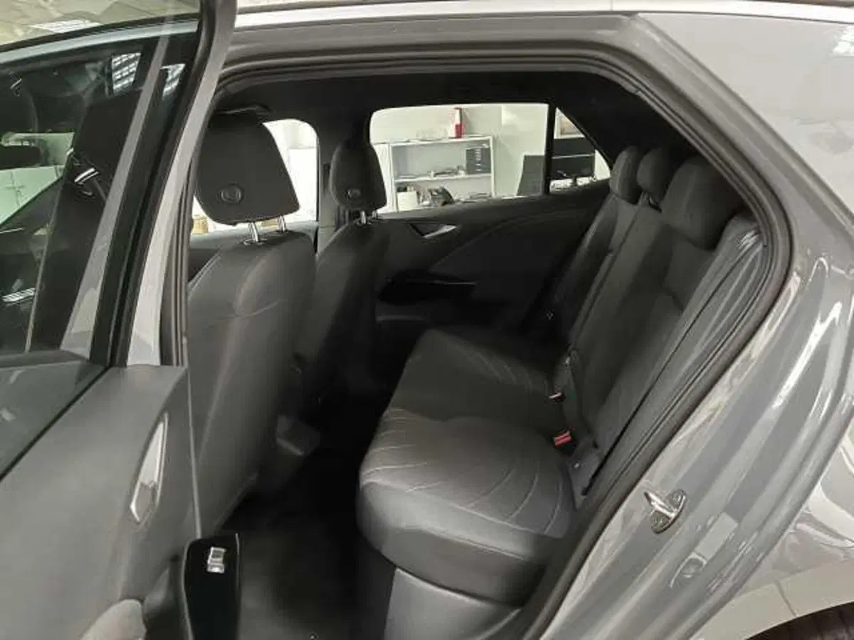 Volkswagen ID.3 nuova a Avellino (18)