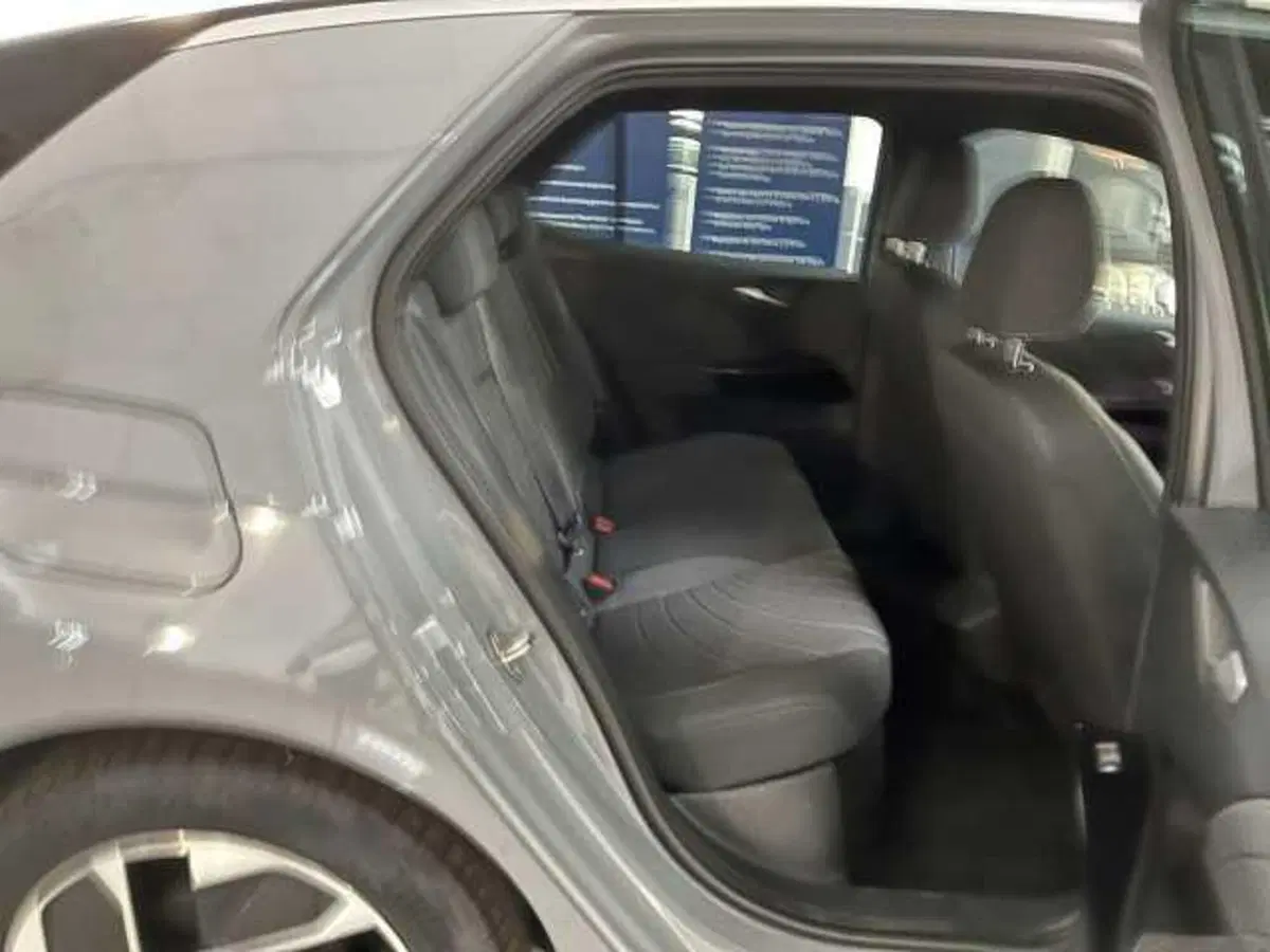 Volkswagen ID.3 nuova a Avellino (19)