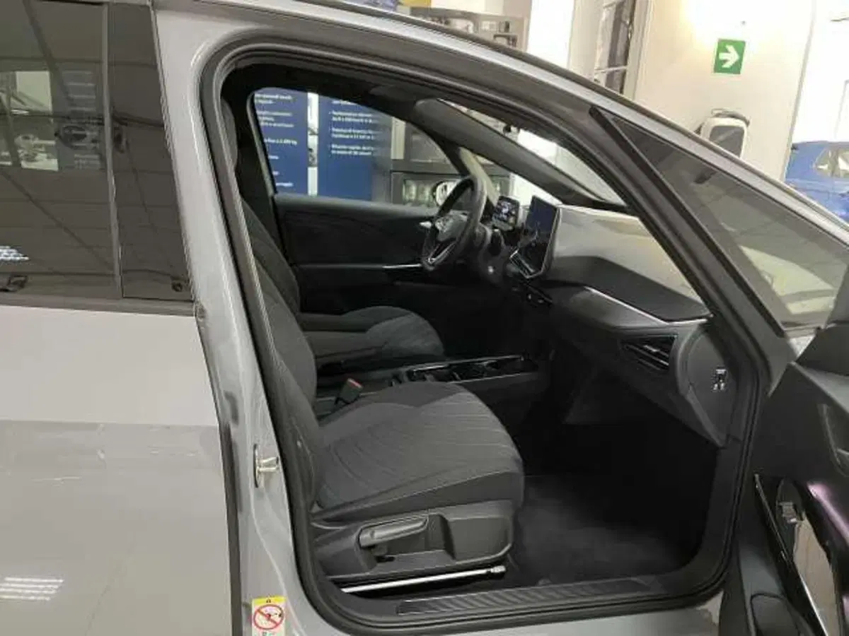 Volkswagen ID.3 nuova a Avellino (20)