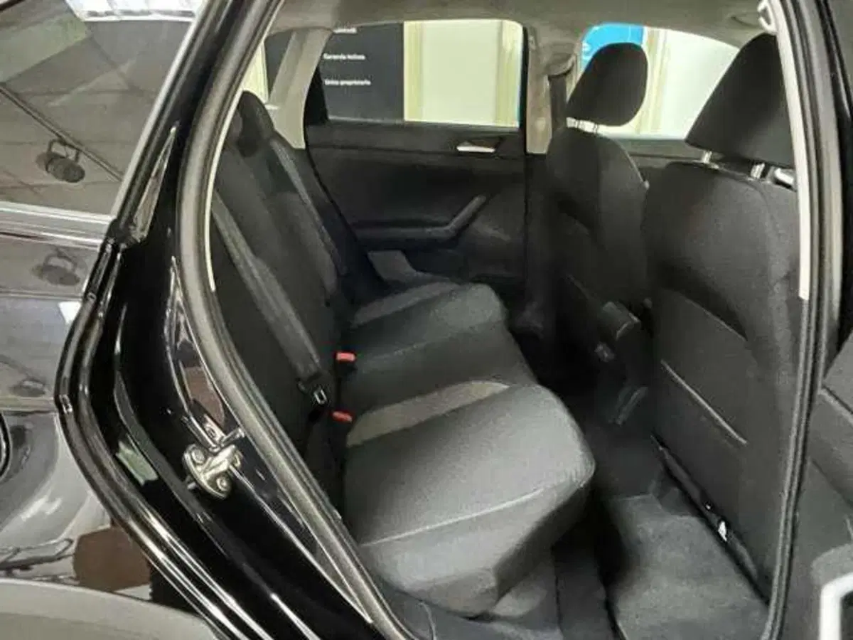 Volkswagen Taigo nuova a Avellino (19)